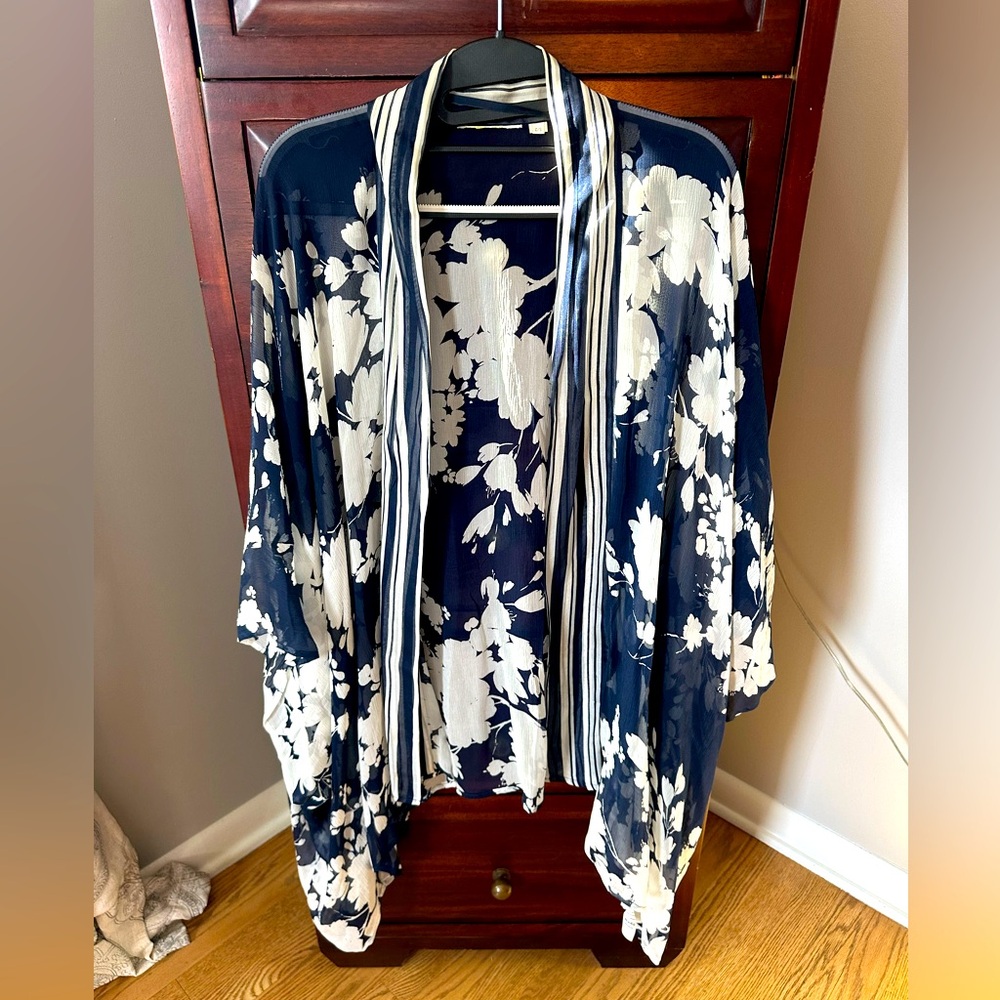 Anthropologie "Elevensies" brand silk sheer kimono (one size)